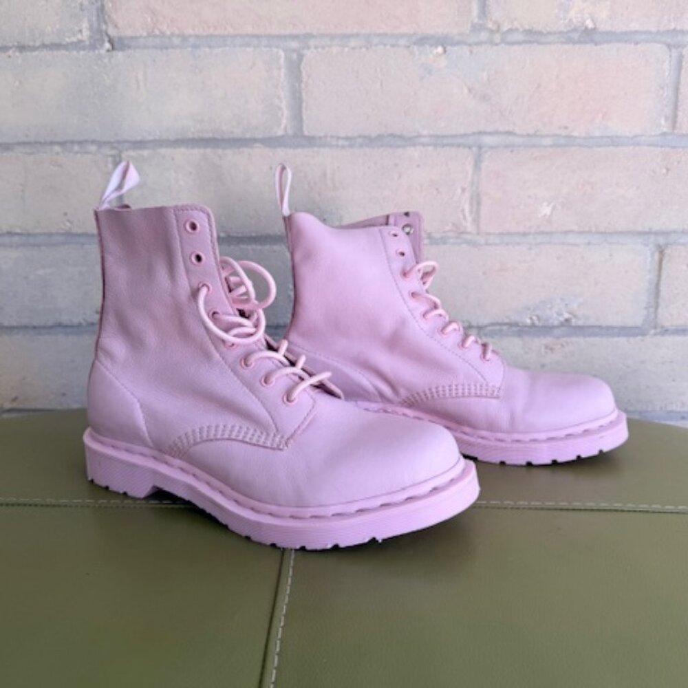 Dr. Martens 1460 pascal mono pink chalk size US womens 11 / UK 9 New in box - Picture 2 of 11